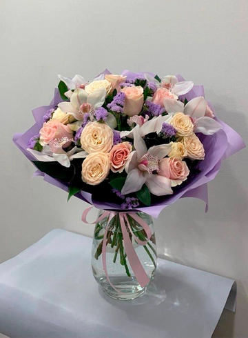 Букет с розами и орхидеями от интернет-магазина цветов в 