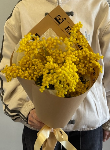 Букет с ароматной мимозой  от интернет-магазина цветов в 
