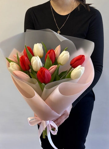 15 тюльпанов в букете от интернет-магазина цветов в 