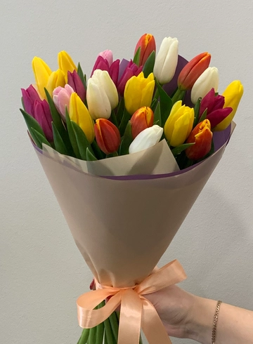 Букет из 25 тюльпанов микс от интернет-магазина цветов в 