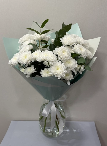 Букет из белоснежных хризантем от интернет-магазина цветов в 