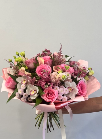 Сборный букет розы с орхидеями  от интернет-магазина цветов в 