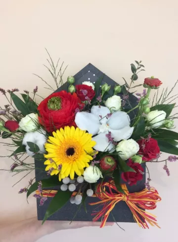 Композиция «Цветочное послание» от интернет-магазина цветов в 