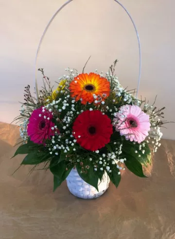 Корзинка с герберами от интернет-магазина цветов в 