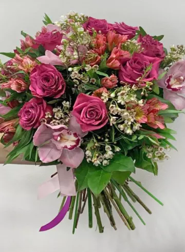 Букет «Алые паруса» от интернет-магазина цветов в 