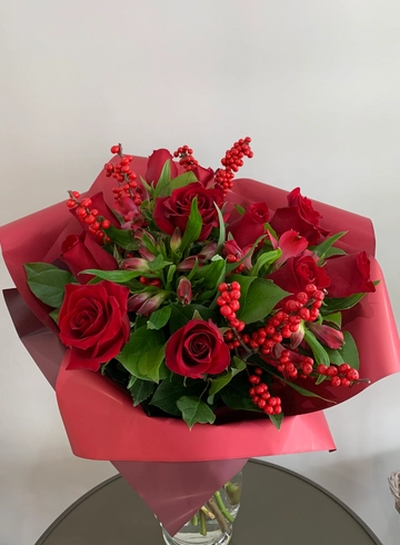 Самой яркой  от интернет-магазина цветов в 