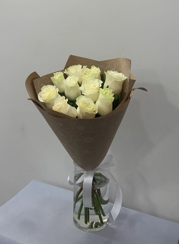 11 белых роз от интернет-магазина цветов в 