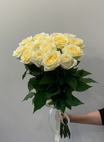 Букет кремовых роз, 15 шт от интернет-магазина цветов в 