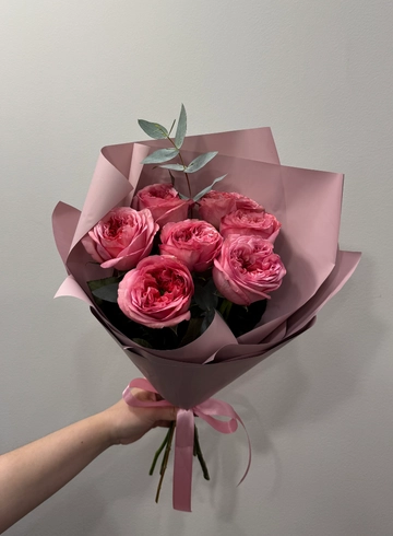 7 пионовидных роз в букете  от интернет-магазина цветов в 