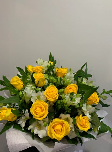 Желтая Роза с альстромерией  от интернет-магазина цветов в 