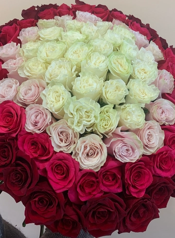 101 разноцветная роза  от интернет-магазина цветов в 