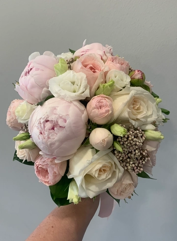 Букет невесты с пионами от интернет-магазина цветов в 