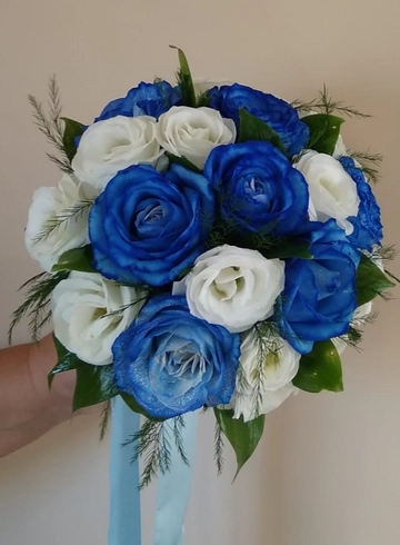 Букет невесты с синими розами  от интернет-магазина цветов в 