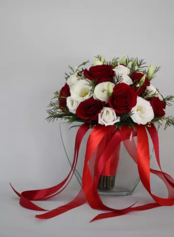 Букет для невесты с розами от интернет-магазина цветов в 