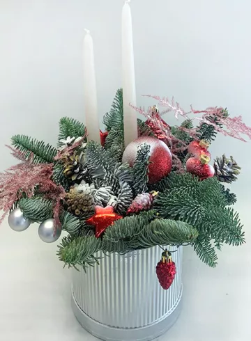 Композиция &laquo;Новогоднее диво&raquo; от интернет-магазина цветов в 