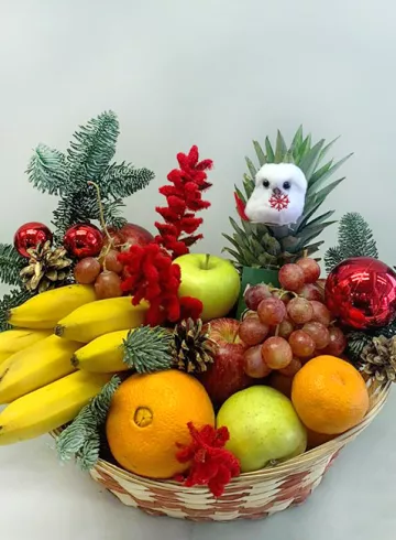 &laquo;Новогодняя корзинка&raquo; от интернет-магазина цветов в 