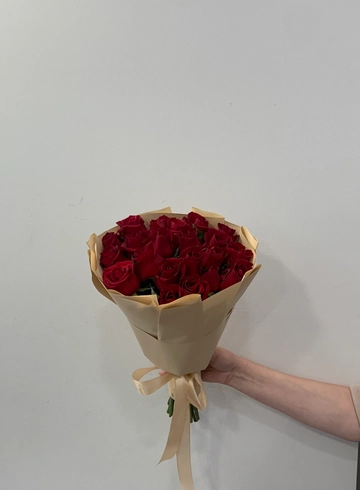 Букет из 15 красных роз  от интернет-магазина цветов в 