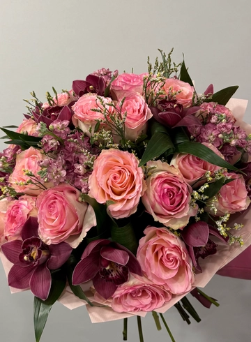 Букет «Розовая роскошь» от интернет-магазина цветов в 