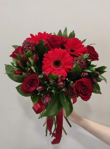 Букет « Алый рассвет» от интернет-магазина цветов в 